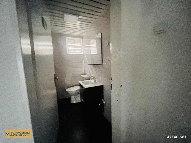 Alsancak Kıbrıs Şehitlerinde Prestijli Konumda Kiralık Ofis - Görsel 4