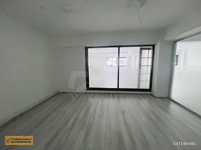 Alsancak Kıbrıs Şehitlerinde Prestijli Konumda Kiralık Ofis - Görsel 11