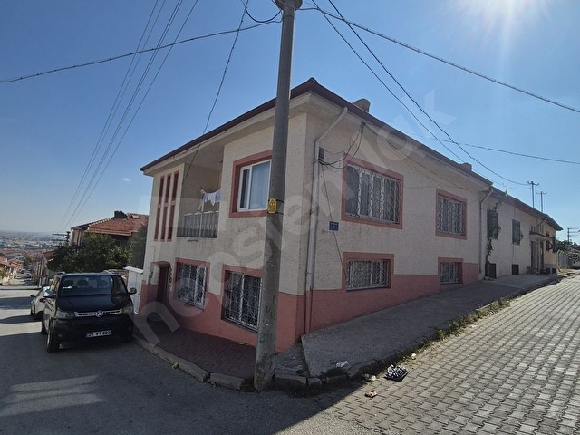 2 KATLI 2 DAİRELİ BAHÇELİ MÜSTAKİL EV AYRIK 4 KAT İMARLI 190 M² - Görsel 2