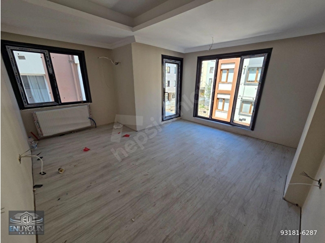 BULGURLU METROYA 10 DK LİBADİYE CADDESİNE YAKIN SIFIR BİNA MASRAFSIZ 2+1