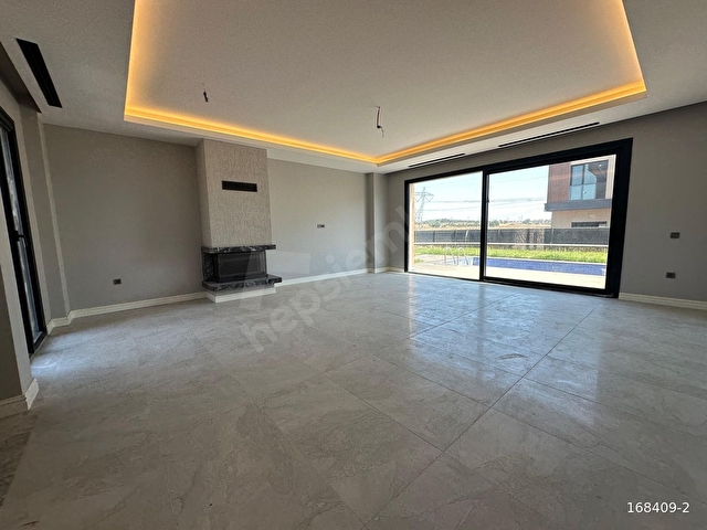 AKASYA COUNTRY DE SATILIK MÜSTAKİL HAVUZLU 453 M2 5+2 VİLLA - Görsel 3