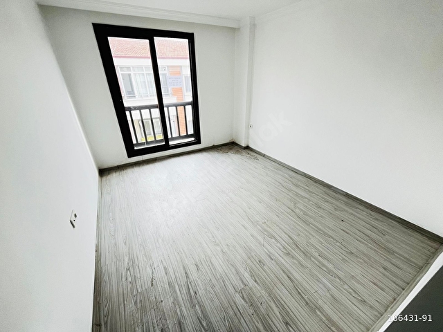 GÖMEÇ ÇARŞI MERKEZİNDE HARİKA KONUMDA ÖN CEPHE 2+1 DAİRE - Görsel 18