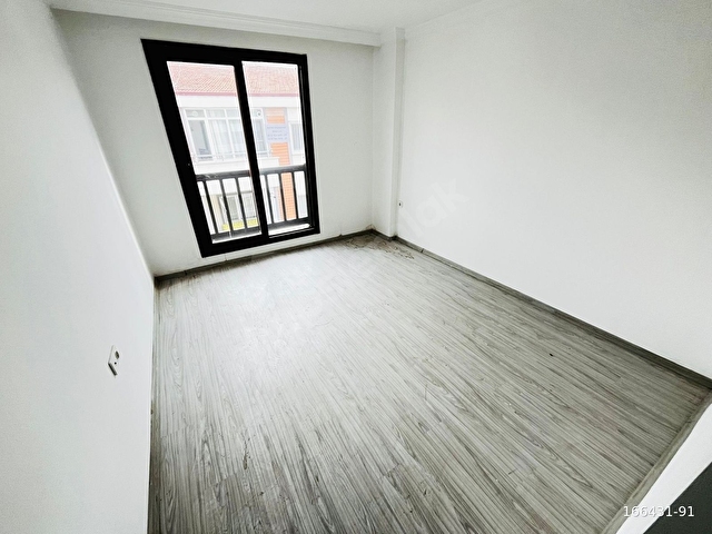 GÖMEÇ ÇARŞI MERKEZİNDE HARİKA KONUMDA ÖN CEPHE 2+1 DAİRE - Görsel 19
