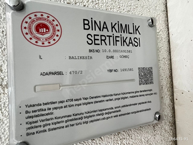 GÖMEÇ ÇARŞI MERKEZİNDE HARİKA KONUMDA ÖN CEPHE 2+1 DAİRE - Görsel 4