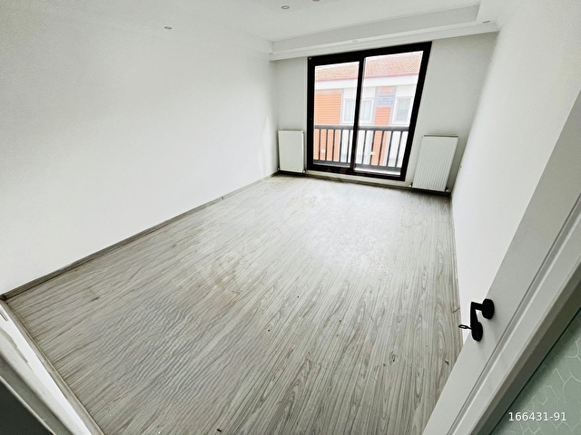 GÖMEÇ ÇARŞI MERKEZİNDE HARİKA KONUMDA ÖN CEPHE 2+1 DAİRE - Görsel 15