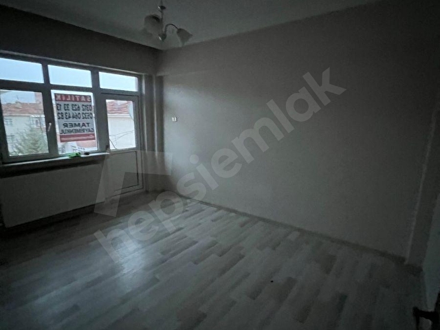 ADNAN MENDERE SİTESİNDE 3+1 CADDEYE CEHHELİ - Görsel 11