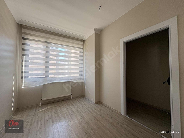 Emin Alipaşa Caddesinde Marmaray Sahile yakın 2+1 75 m² net - Görsel 13