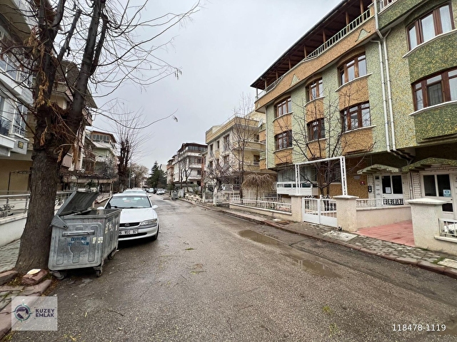 KUZEYDEN SAATÇİ SOKAKTA ÖN CEPHE KİRALIK 3+1 TERS DUBLEKS DAİRE - Görsel 2