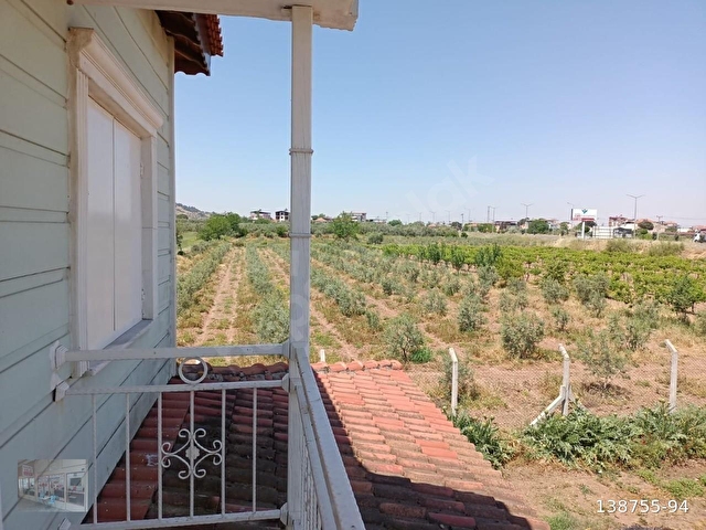 MANİSA SALİHLİ SART MAHALLESİNDE SATILIK  ÇİFTLİK.İZMİR-ANKARA YOLU ÜZERİNDE