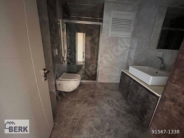 BERK EMLAKTAN AYRANCILARDA  HAVUZLU GÜVENLİ SİTEDE KİRALIK DAİRE - Görsel 21