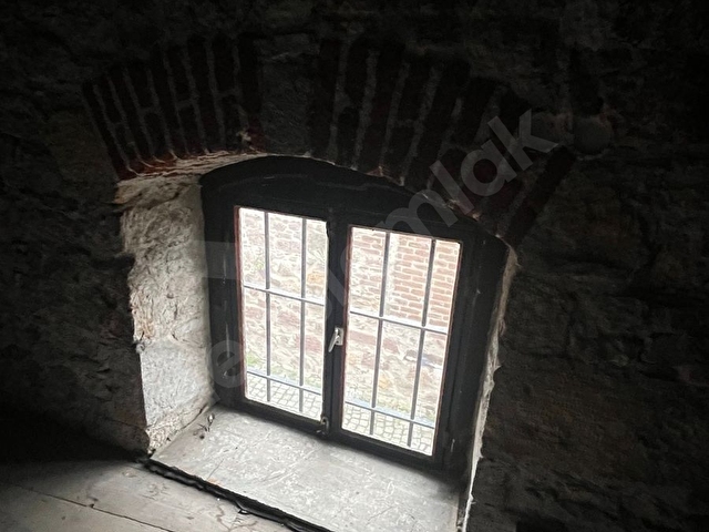 AYVALIK MERKEZ’DE KİRALIK KÖŞE BİNA - Görsel 13