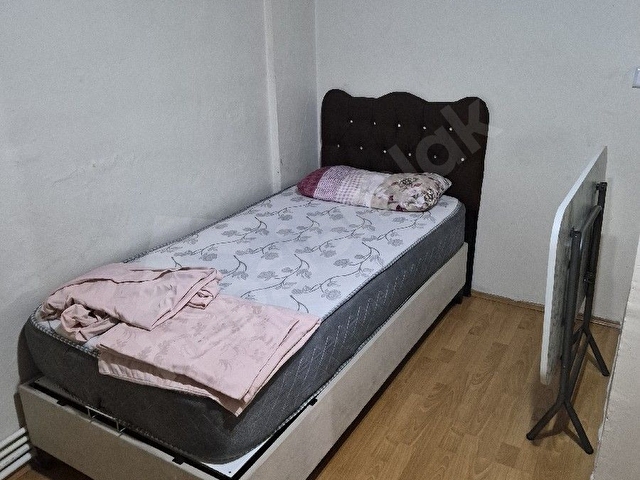 ögrenciye , bayana oda ev