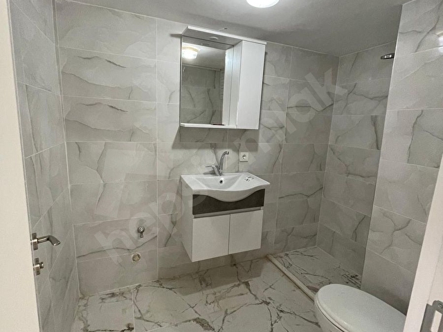ÜNALAN MAHALLESİNDE TAMAMEN YENİLENMİŞ SATILIK FERAH 3+1 DAİRE - Görsel 18