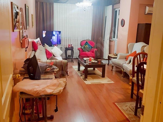 BAHÇELİEVLER GÜZELKENT 2 SİTESİNDE 3+1 FIRSATI DAİRE
