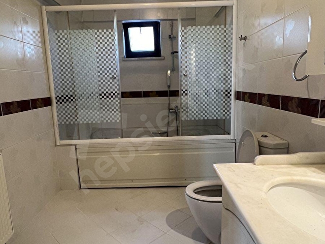İZMİT BAĞÇEŞMEDE FULL DENİZ MANZARALI 6+1 KİRALIK VİLLA - Görsel 26