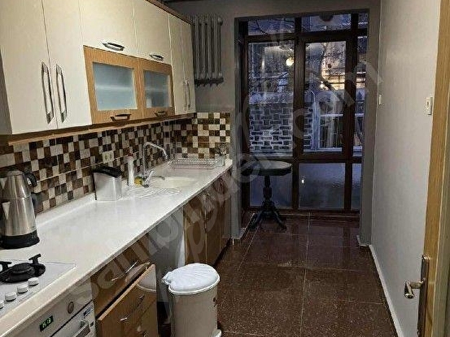 CİNNAH CADDESİ BÜKREŞ SOKAK 3+1 YAPILI SATILIK DAİRE OFİS - Görsel 3
