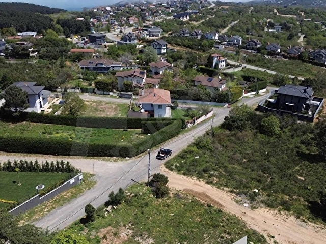 RİVADA 690 M2 VİLLA İMARLI KÖŞE PARSEL SATILIK ARSA