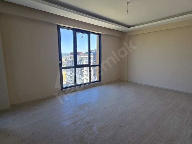 SULTANBEYLİ BATTALGAZİ MAH. FIRSAT 4+1 140 M2 SİTE İÇERSİN DE,