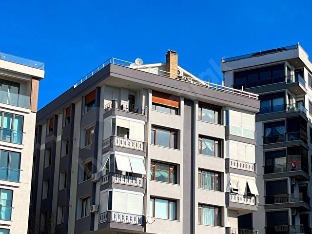 EROĞUL GYMDEN BATI MAH. N.TEVFİK SOK. DENİZ MANZARALI 3+1 - 145m2  E.BANYOLU - Görsel 23