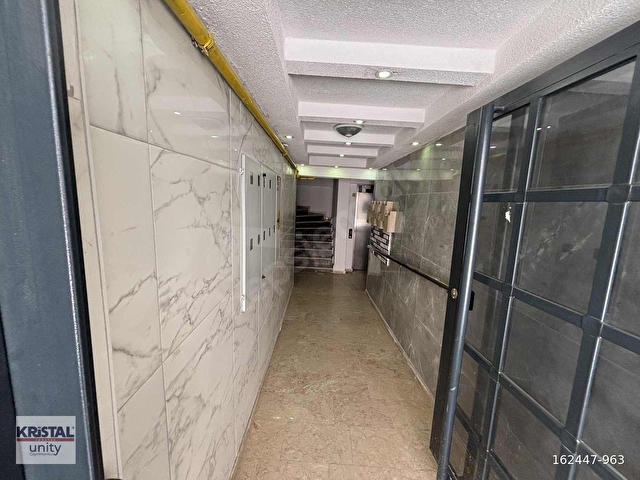 ŞİRİNTEPEDE ÖZEL GARAJLI 2+1 ASANSÖRLÜ ARA KAT SATILIK DAİRE - Görsel 5