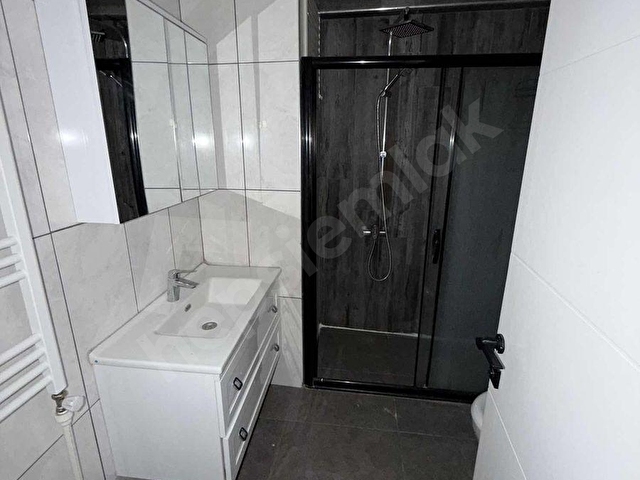 ŞAHLAN EMLAKTAN KİRALIK ÇARŞIDA ARAKAT DAİRE - Görsel 7