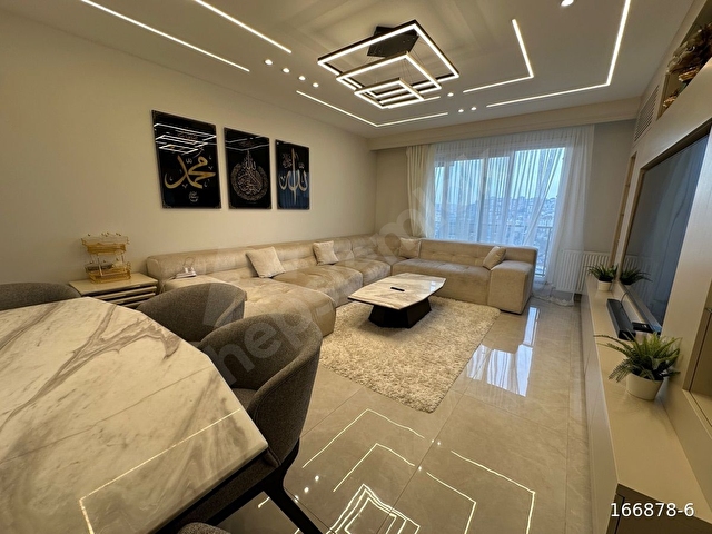 ÖZ NOVADAN SİTEDE METRO,TRAMVAY YANI ULTRA LÜKS 4+2 200M² OTOPARKLI DUBLEKS