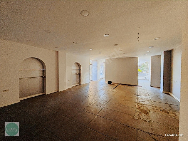 LABRİSTEN ÇAMLI SOKAKTA 120+120 m² GENİŞ KİRALIK DÜKKAN - Görsel 20