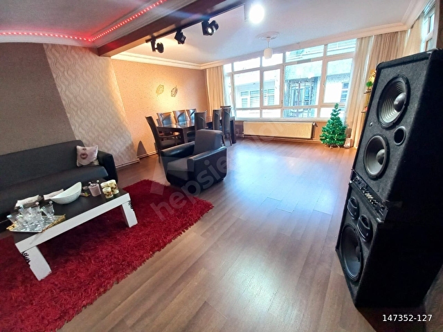 Çiftlik Caddesine 1 Sokak Kat Mülkiyetli 3+1 Geniş Full Kredili