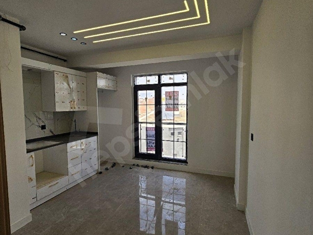 CARŞI  MERKEZDE  SATILIK   ARAKAT  SATILIK BÜRO BELEDİYE  BİNASI VE ADLİYE YÜRÜME MESAFESİNDE SATIL - Görsel 10