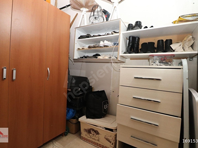ÇEKMEKÖY TAŞDELENDE DEVREN SATILIK İÇ GİYİM MAĞAZASI - Görsel 3