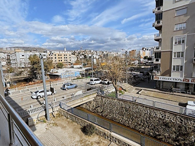 ATAŞEHİRDE ARAKAT DOĞALGAZLI TRAMVAY VE İZBAN KARŞISI 3+1 - Görsel 25