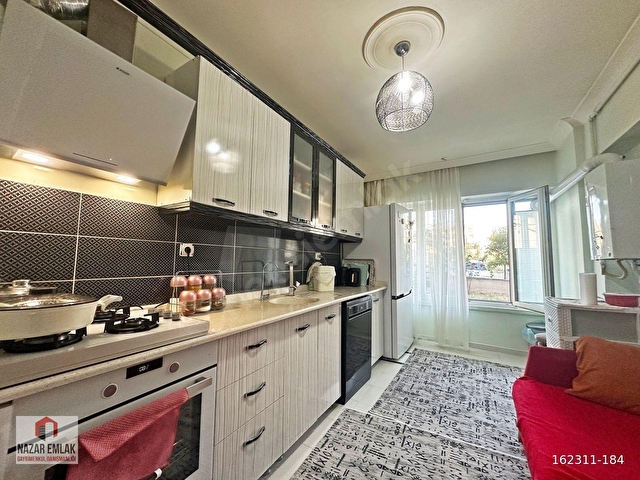NAZAR EMLAK DAN 3+1 METRO YAKINI CAM BALKON EBEVYN BANYOLU DAİRE - Görsel 5