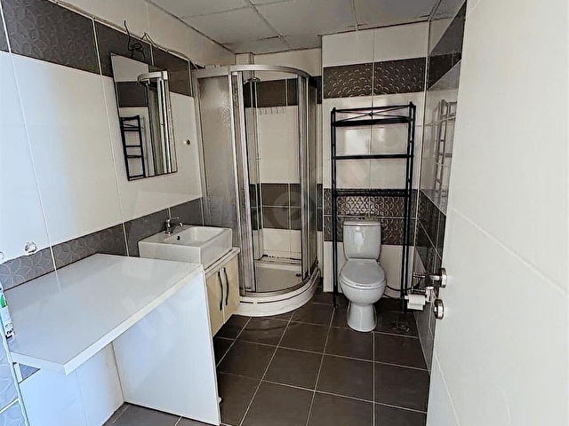 HAVUZLU,GÜVENLİKLİ,OTOPARKLI SİTE İÇİNDE SATILIK 1+1 DAİRE - Görsel 18