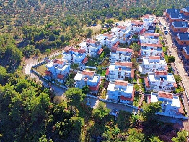 EZİNE TAVAKLIDA DENİZ VE DOĞA MANZARALI SİTE İÇİ TRİPLEKS VİLLA - Görsel 26