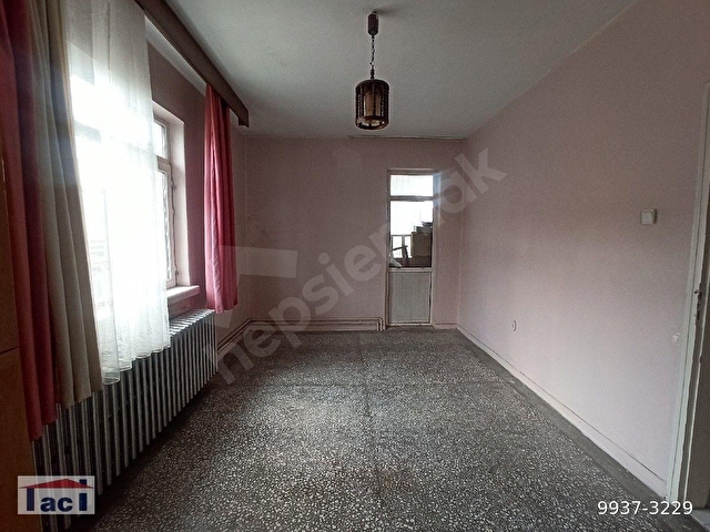 SEYRANBAĞLARI BAĞLAR CADDESİNDE 3+1 SATILIK DAİRE - Görsel 13