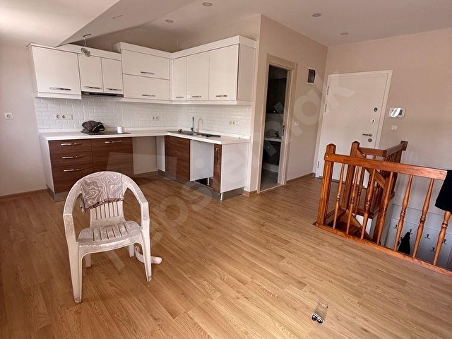 Cennet Mahallesinde Satılık 4+2 220 m2 K.Otoparklı Ebeveyn Banyolu Daire - Görsel 11
