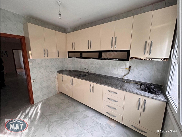 Doktor Çeşme Yolunda 2500 m2 Arsa İçinde 5+1 Kiralık Müstakil Ev - Görsel 15