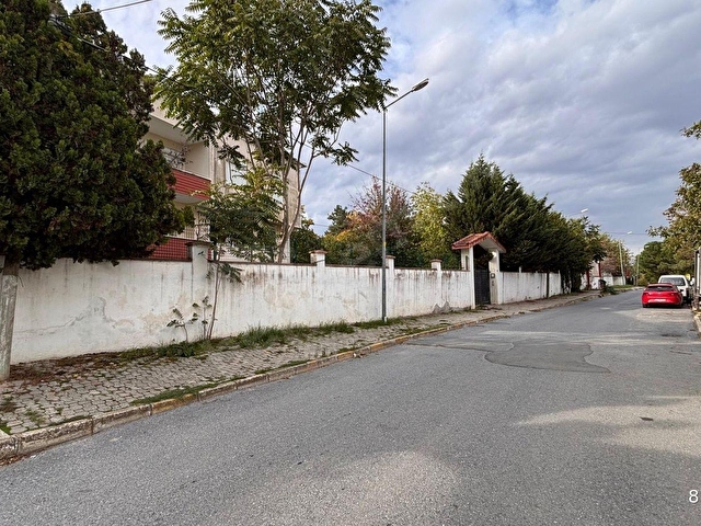 Doktor Çeşme Yolunda 2500 m2 Arsa İçinde 5+1 Kiralık Müstakil Ev - Görsel 28