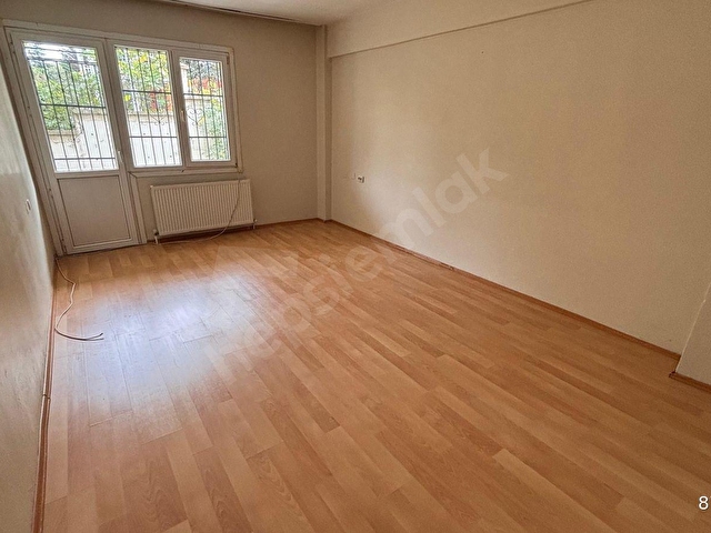 Doktor Çeşme Yolunda 2500 m2 Arsa İçinde 5+1 Kiralık Müstakil Ev - Görsel 10