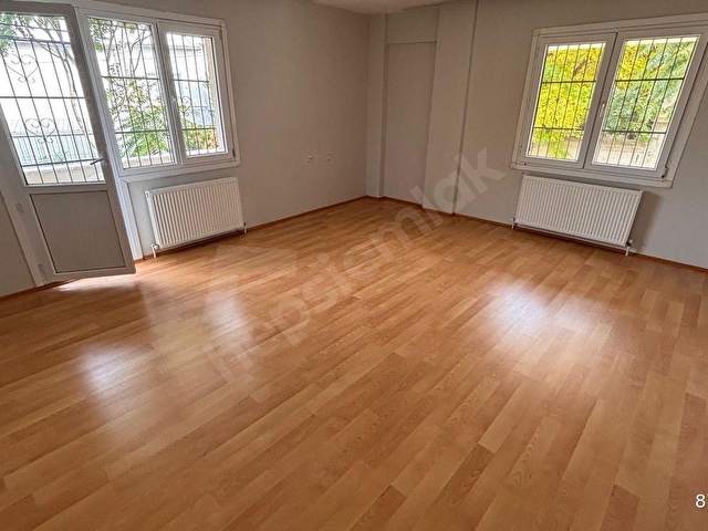 Doktor Çeşme Yolunda 2500 m2 Arsa İçinde 5+1 Kiralık Müstakil Ev - Görsel 7
