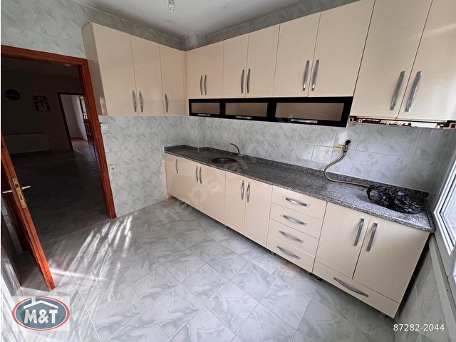 Doktor Çeşme Yolunda 2500 m2 Arsa İçinde 5+1 Kiralık Müstakil Ev - Görsel 14