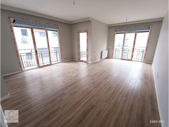 KADIKÖY ERENKÖY SATILIK DAİRE 115 m² NET 3+1 BALKONLUSIFIR BİNA