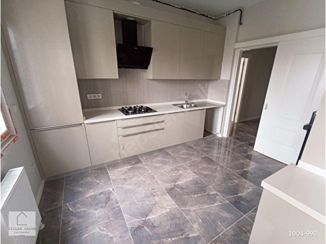 KADIKÖY ERENKÖY SATILIK DAİRE 115 m² NET 3+1 BALKONLUSIFIR BİNA - Görsel 9