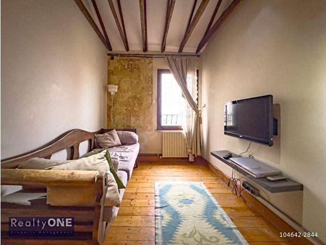 Beyoğlu Galatada 2+1 Kiralık Daire Tarihi Binada Eşyalı - Görsel 17