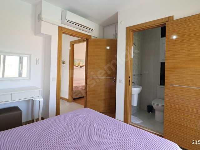 Alaçatıda Çamlıkyolda Havuzlu Tam Müstakil 4+1 Bahçeli Dubleks - Görsel 23
