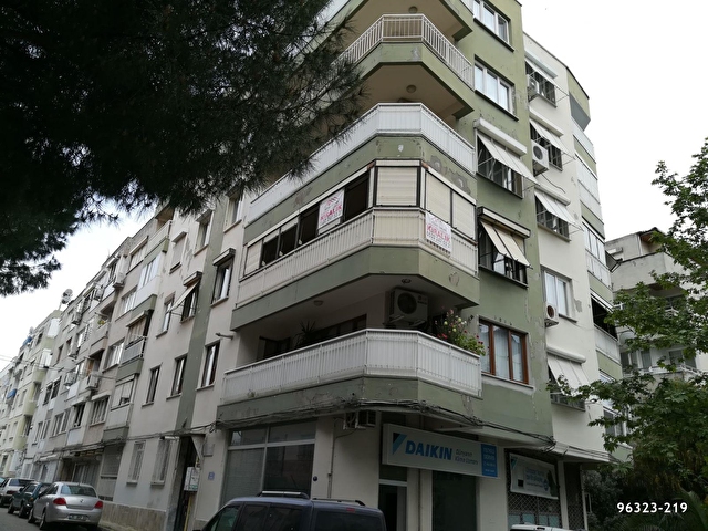 Izmir Bornova 55 1 Sokakta Full Esyali 100 M2 Yapili 2 1 Daire 96323 219 Hurriyet Emlak