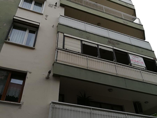 Izmir Bornova 55 1 Sokakta Full Esyali 100 M2 Yapili 2 1 Daire 96323 219 Hurriyet Emlak