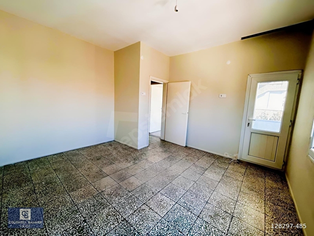 Urla Atatürk Mahallesi Güneş Sitesinde Kiralık 3+1 - Görsel 21