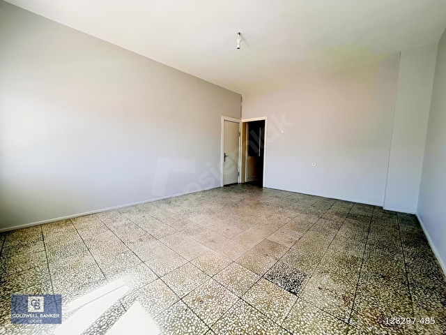 Urla Atatürk Mahallesi Güneş Sitesinde Kiralık 3+1 - Görsel 9
