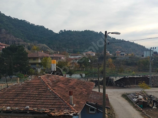 AMASYA MERKEZ DEĞİRMENDERE KÖYÜNDE SATILIK İKİ KATLI EV AHIR VE SAMANLIK - Görsel 14